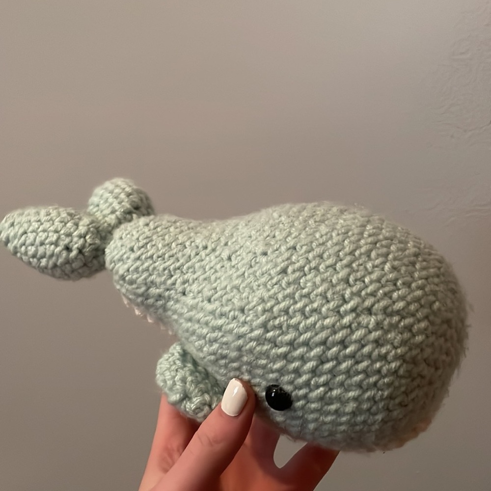 crochet whale plushie amigurumi
